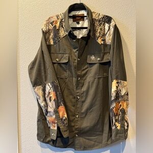 Legendary Whitetails Men’s LT Green Camo Shirt – Brushed Canvas Hunting Outdoor